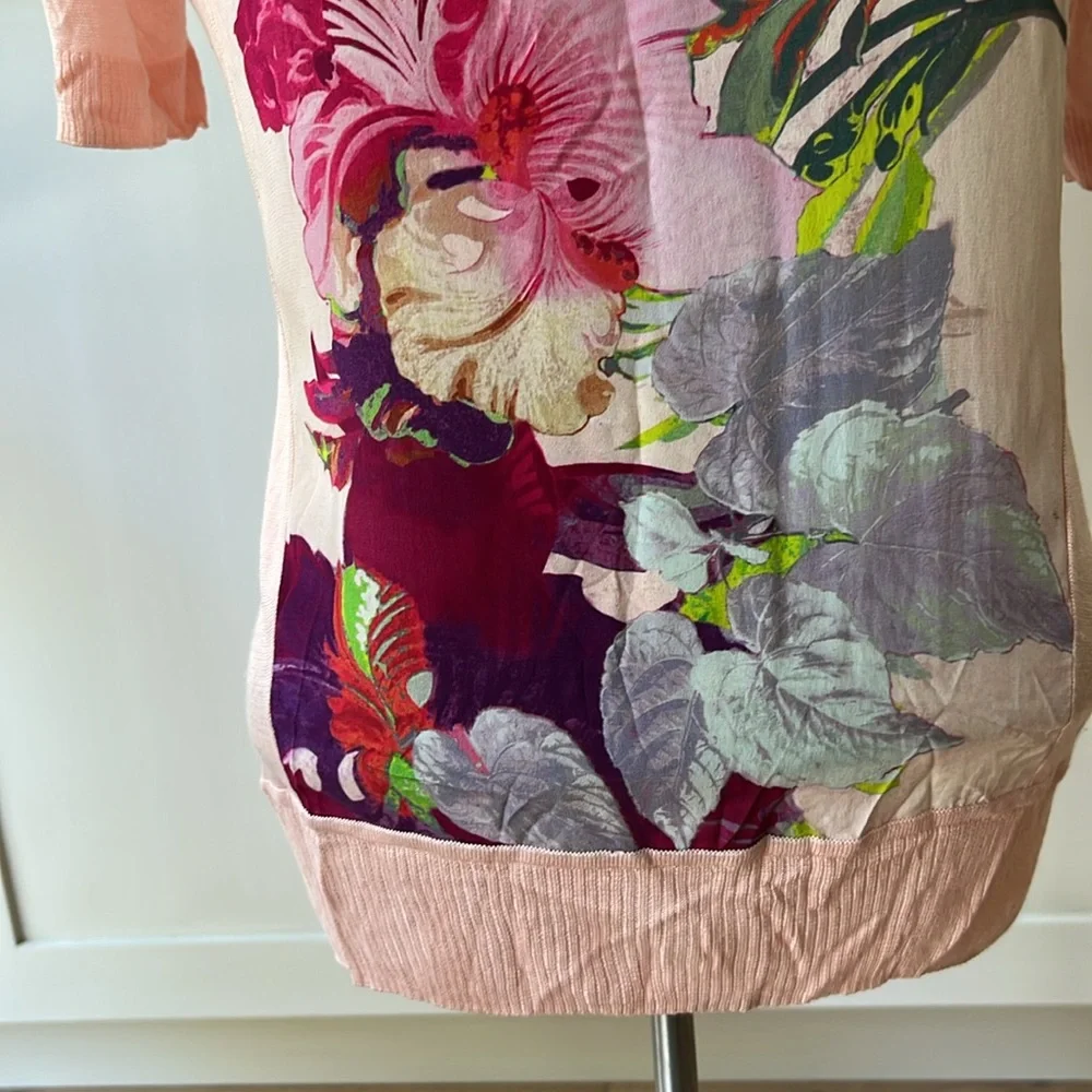VGUC MaxMara weekend 100% silk short sleeve sweater with floral centre panel - Picture 3 of 8